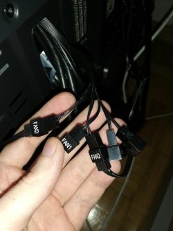 SilentiumPC Vero L2 600W - przy włączeniu zasilacza wybija korki