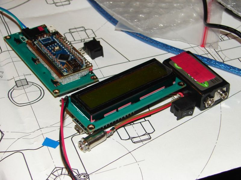 DIY elektroniczny wysokościomierz-wariometr dla spadochroniarzy i paralotniarzy