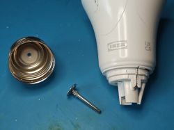 £1 Wnętrza inteligentnych żarówek: IKEA Tradfri LED2003G1, Ener-J SHA5262, niemarkowy PIR, Yi