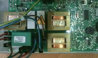 UPS Ever Sinline1600-bez obciążenia świecą mi dwie diody z prawej i brak komuni.