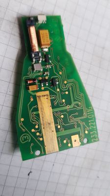 Mercedes c180 w203: Kluczyk rozładowuje baterie - czy wymienić płytkę?