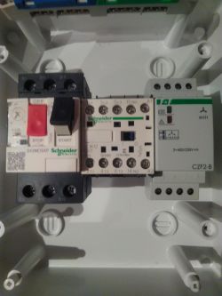 Jak poprawnie połączyć? - Jak poprawnie połączyć włącznik silnikowy stycznik, z