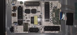 Hisense 65U6NQ - pionowe pasy i żółty proszek przy matrycy, zalanie czy COF?