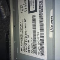 Jak podłączyć wzmacniacz do fabrycznego radia Kia Ceed 2012 bez wyjść RCA?