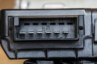 Opel Vectra B - Jak uruchomić silnik szyberdachu bez przełącznika i okablowania?