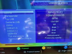 Ustawienia anteny satelitarnej pokazane na ekranie telewizora