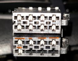 [Rozwiązano] Radio 7010B - jak podłączyć radio pod stacyjkę?