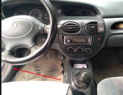 Renault Megane 1 - Wywaliło mi immo. Po włączeniu zapłonu kręci ale nie odpala 