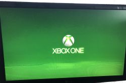 Xbox One S - skaczący obraz po hdmi, czarny ekran, zielone kolory