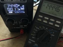 "Nowoczesny" (?) zasilacz laboratoryjny YIHUA 3005D-IV z USB, Quick Charge, enkodery