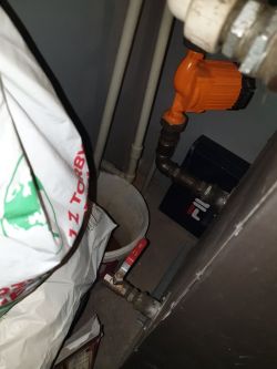Zapowietrzona pompa w ukladzie otwartym
