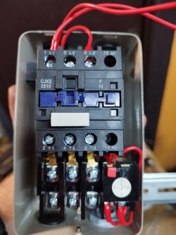 Wiring a 7.5 kW Compressor Switch: Guidance on L3, A2 and Coil Bridging