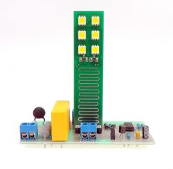 Moduł LED z diodami na zielonej płytce PCB.