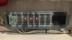 Zimna podłoga w wiatrołapie - jak rozszyfrować rozdzielacz ogrzewania?