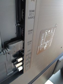 Podłączenie magnetowidu VHS Thomson VTH -6125 G do Smart TV