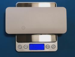 [TEST] Ile są warte tanie akumulatory i power banki z Allegro?