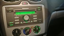 Panel sterowania radia w samochodzie Ford S-Max