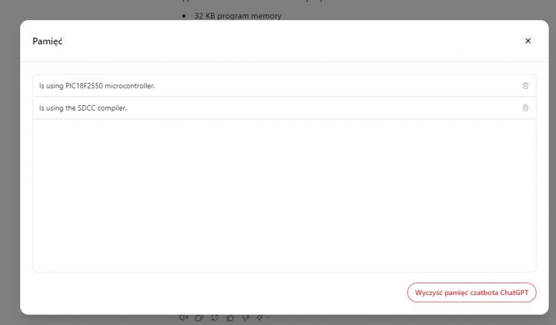 Okno pamięci chatbotu z zapisaną informacją o mikrokontrolerze i kompilatorze.