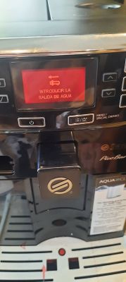 Saeco HD 8925 - Ekspres się blokuje -nie zainstalowano dozownika gorącej wody