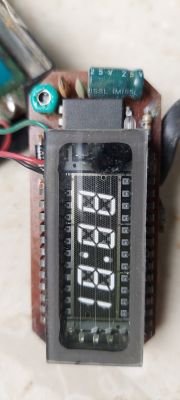 Uszkodzony zegar elektroniczny John Deere – problem z opornikiem, pomoc w naprawie i wymianie