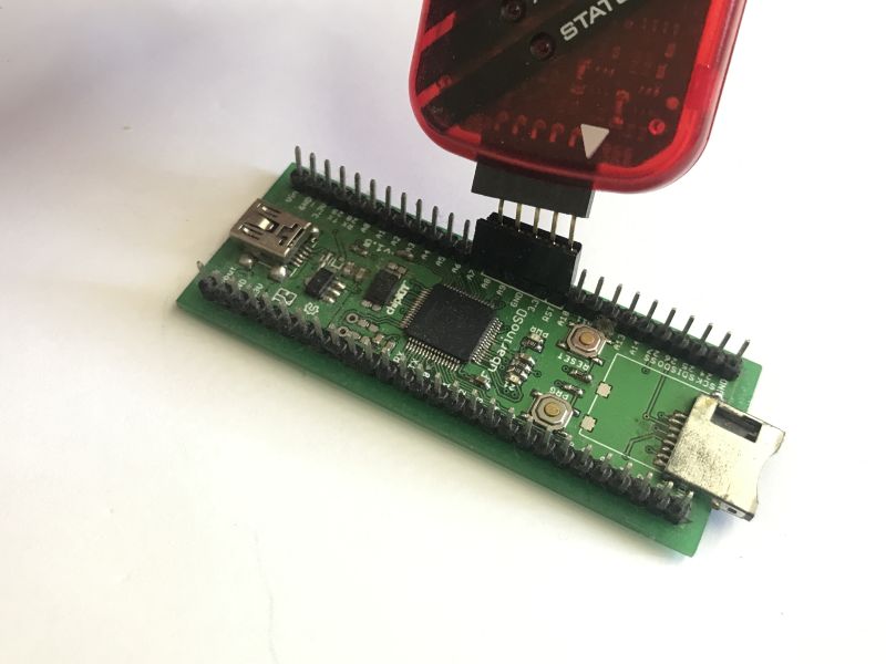 Programming the PIC32MX795F512 from scratch without external libraries – part 1