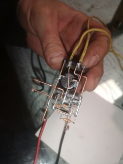 Sterowanie ładowaniem i rozładowaniem akumulatora przez MOSFET – jak podłączyć?