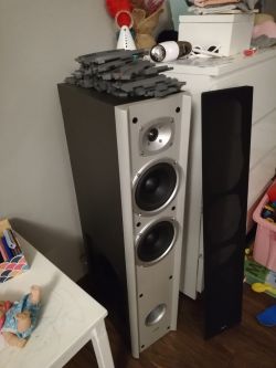 Tuning kolumn Jamo S 408 z użyciem nowych kondensatorów: efekty i doświadczenia