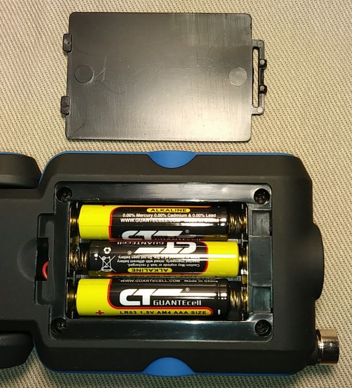 Cacko z wyglądu, a jak jest w środku? Cz. 2. Latarka przegubowa ze sklepu typu dyskont