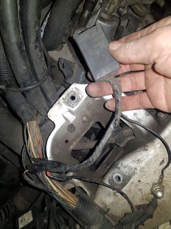 Jak usunąć blokadę odpalania w Astrze H z mikrostykiem?