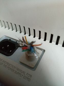 Podłączenie uciętego przewodu VGA do monitora AOC 7f - kolory i instrukcje