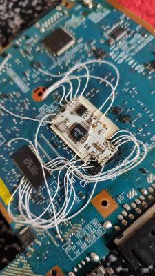 Analiza modyfikacji w konsoli PS2 - identyfikacja nieznanych elementów