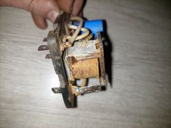 Rosyjski przerywacz kierunkowskazów z korozją