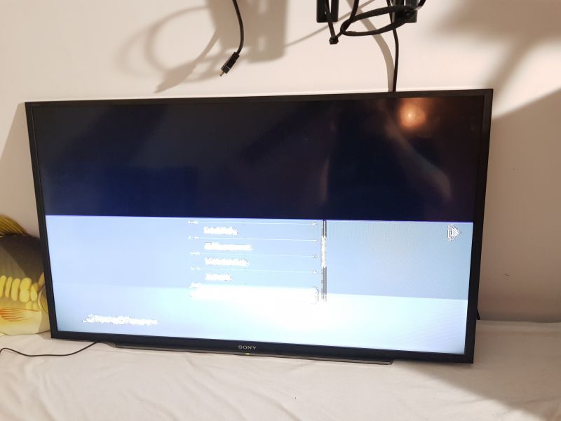 Sony Bravia KDL40WD655 - Białe poziome pasy, obraz losowo zanika i miga. Treść j
