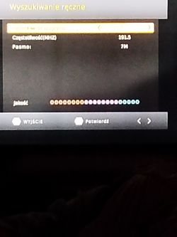 Ekran z informacjami o wyszukiwaniu ręcznym sygnału telewizyjnego na częstotliwości 391.5 MHz z pasmem 7M.