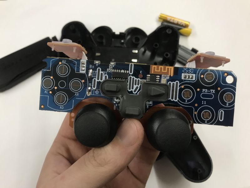 Minitest and interior presentation - retro M8 console/emulator with two pads, RetroArch