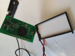Mały i uniwersalny, elektroniczny termometr panelowy Mały i uniwersalny, elektroniczny termometr panelowy