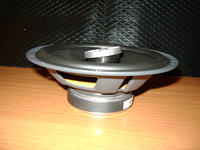 Ocena konstrukcji wytłumienia glosnika w drzwiach przednich