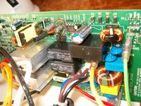 Schemat bloku ładowania UPS APC Back UPS RS 500 - brak ładowania baterii