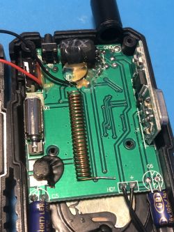 Miejsce podłączenia antenki w sygnalizatorze brań Prologic SMX MKII - instrukcje i zdjęcia