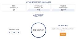 Zrzut ekranu z wynikiem testu prędkości internetu pokazujący ping, pobieranie i wysyłanie.