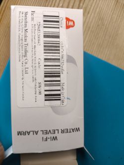 Packaging of SW100 Water Leak Sensor Packaging of the Wi-Fi water leak sensor SW100 with a barcode.