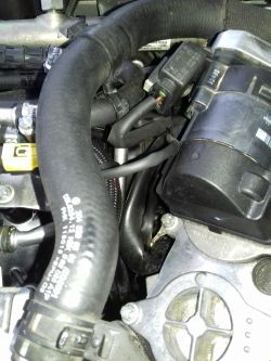 Mercedes W204 - Poci się silnik na górze, czy to normalne przy 270kkm?