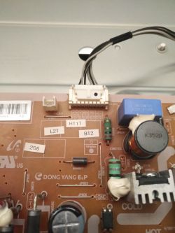 Samsung UE40EH5000 - diagnoza braku podświetlenia, sprawdzanie diod LED