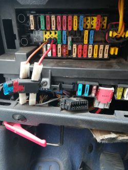 Citroen Berlingo 2002: Identifying Wiper Fuse - Location, Numbers & Model