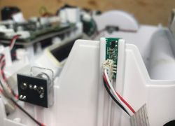 Wnętrze odkurzacza smart/robota sprzątającego z WiFi Medion 13277