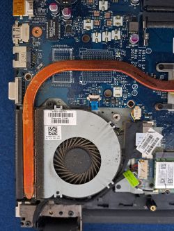 Jak wyczyścić laptop i wymienić pastę? Zestaw i narzędzia.