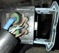 Schemat do Nissan X-trail 1.6 96 kW. z 2014 roku silnik R9M sterownik Bosch 0 281 031 099