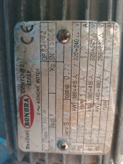 Falownik LG IC5 SV008iG5A-4 wyświetla błąd IOL - przyczyny?