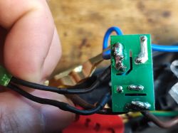 Inside the surge protector strip and USB power supply test - SFS133 Defender Surge Protector