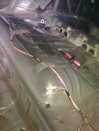 Suzuki Swift 92' - Identyfikacja nieużywanych wtyczek w kabinie auta